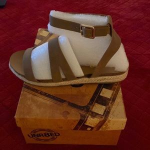 Size 7 Tan sandals